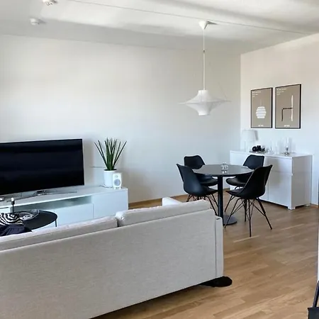 Upea 12 Kerroksen Kaksio Ydinkeskustassa Апартаменты